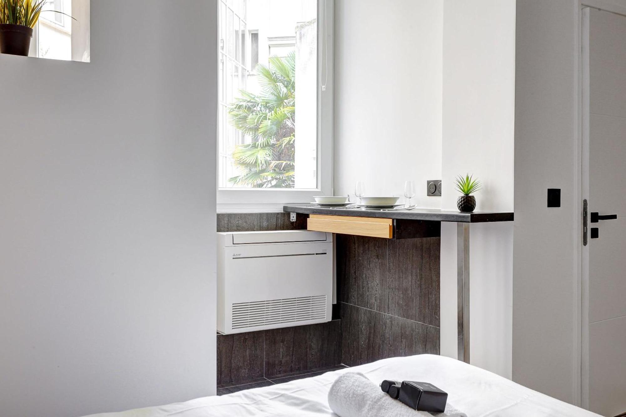 Neuf Et Climatise Sur Les Champs Elysees Apartment *
